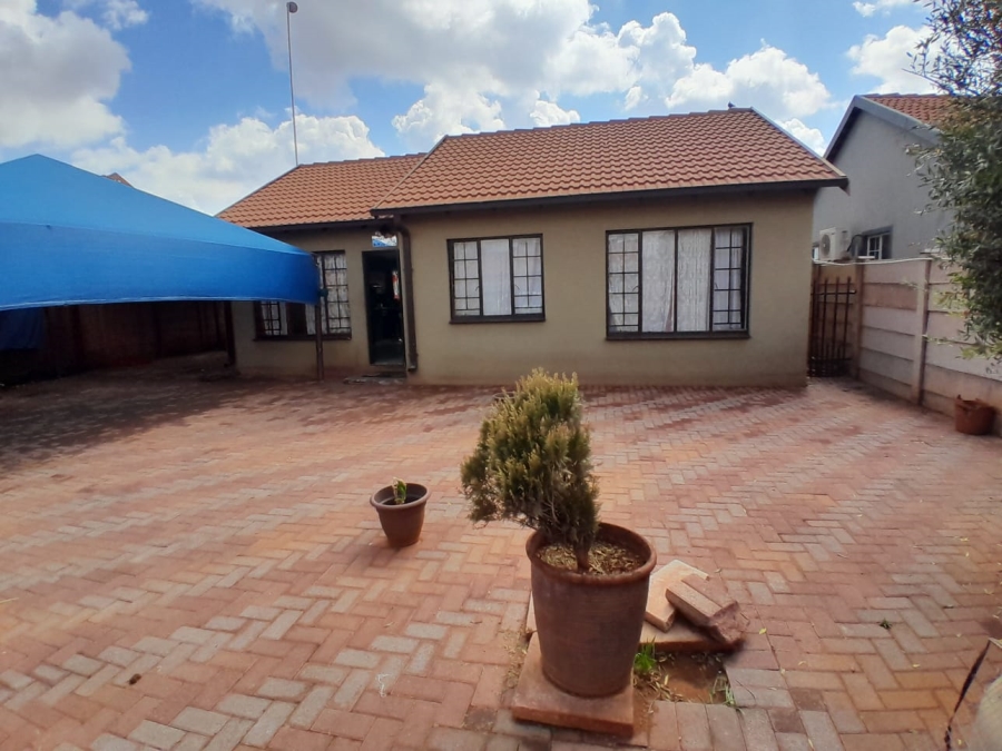 To Let 3 Bedroom Property for Rent in Kathu Northern Cape